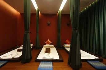 南京秦淮区泰式按摩的被动瑜伽：当身体被折叠成诗